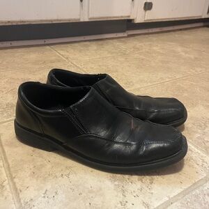 Men’s Black Leather Shoes size 10.5 100% real leather.